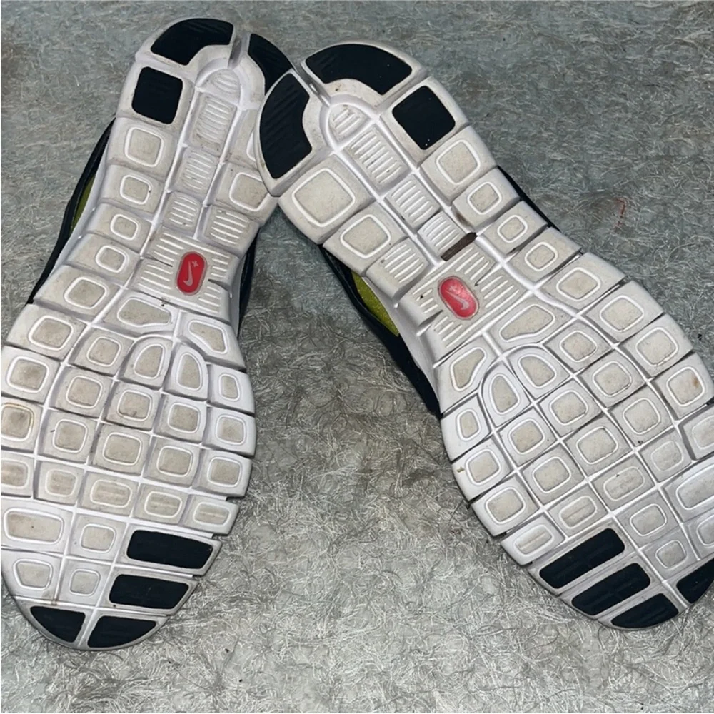 NIKE AIR HUARACHE - great condition / like new  - size 8.5 mens - Picture 3 of 4